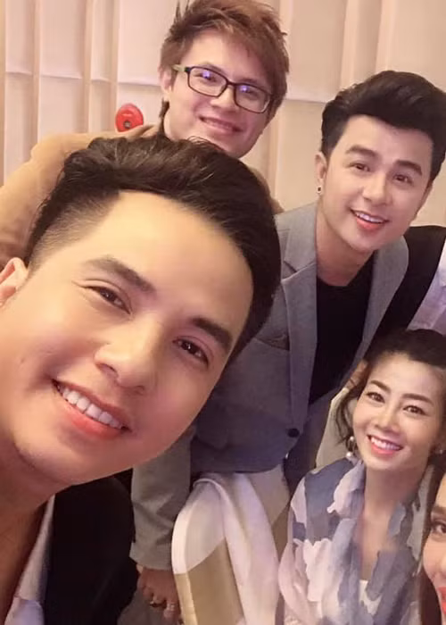 Thời gian rảnh, nữ diễn viên tham gia các chương trình nghệ thuật yêu thích để đỡ nhớ nghề và kiếm thêm thu nhập.