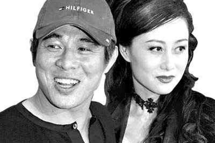 Huyền thoại võ thuật đùa rằng nếu muốn mua thứ gì, ông đều gọi điện nhờ trợ lý thanh toán.