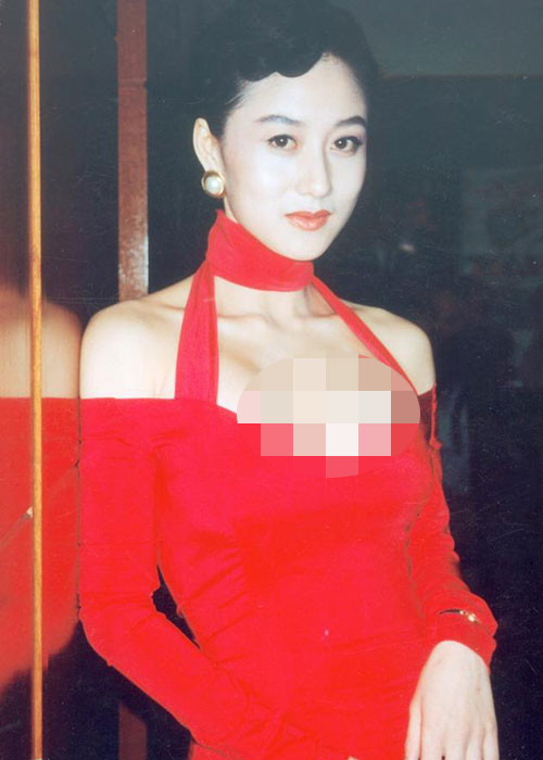 Lợi Trí rời bỏ làng giải trí từ khi lấy Lý Liên Kiệt. Bà cũng hiếm khi trả lời phỏng vấn hay tham dự các sự kiện.