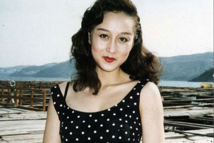 Xinh đẹp, quyến rũ, Lợi Trí từng vướng nghi vấn khiến Lý Liên Kiệt say đắm đến mức bỏ người vợ đầu tiên.