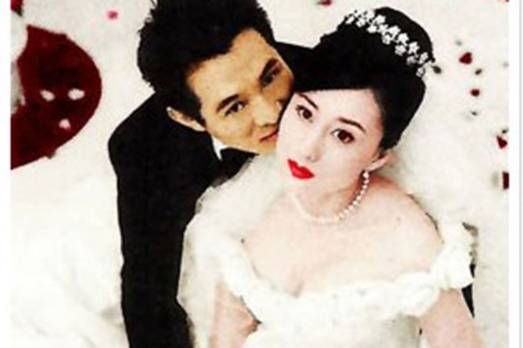 Sau khi ly hôn người vợ đầu tiên, Lý Liên Kiệt làm đám cưới với Hoa hậu châu Á 1986 Lợi Trí vào năm 1999.