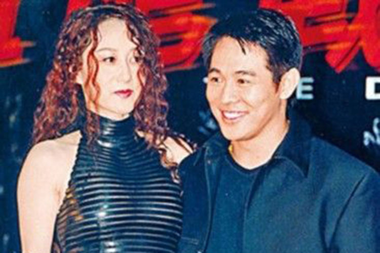 Lý Liên Kiệt tiết lộ rằng ông giao hết tiền bạc của mình cho bà xã Lợi Trí quản lý.