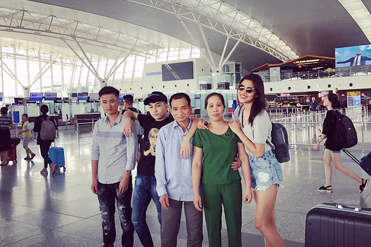 Với số tiền tự kiếm được, Nguyễn Thị Thành còn giúp đỡ cho gia đình.