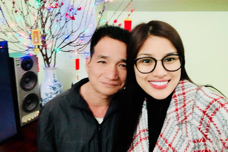 Vì sống và làm việc ở TP HCM nên Nguyễn Thị Thành về thăm gia đình mỗi khi rảnh rỗi.