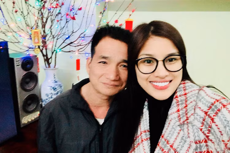 Vì sống và làm việc ở TP HCM nên Nguyễn Thị Thành về thăm gia đình mỗi khi rảnh rỗi.