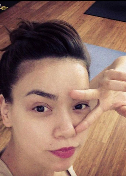 Hà Hồ được khen toát lên vẻ ngoài tự nhiên hơn khi để mặt mộc nhẹ nhàng.