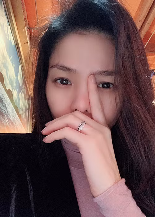 Lệ Quyên giữ thói quen đắp mặt nạ dưỡng da trước khi đi ngủ vào mỗi tối.