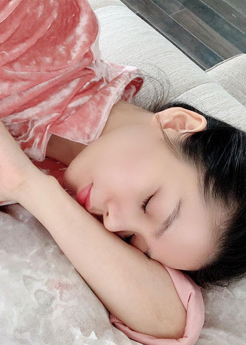 Làn da căng bóng, mướt mát của "nữ hoàng phòng trà" là niềm mơ ước của bao cô gái trẻ.