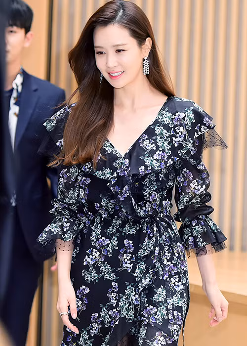  Mỹ nhân xứ Hàn bày tỏ cảm giác "đau tim" khi xem loạt sút luân lưu cân não. Ảnh: Xsportnews