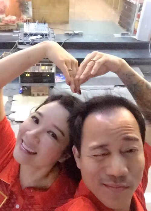 Trên trang cá nhân, Thanh Thanh Hiền thường xuyên khoe ảnh tình cảm bên ông xã kém tuổi.