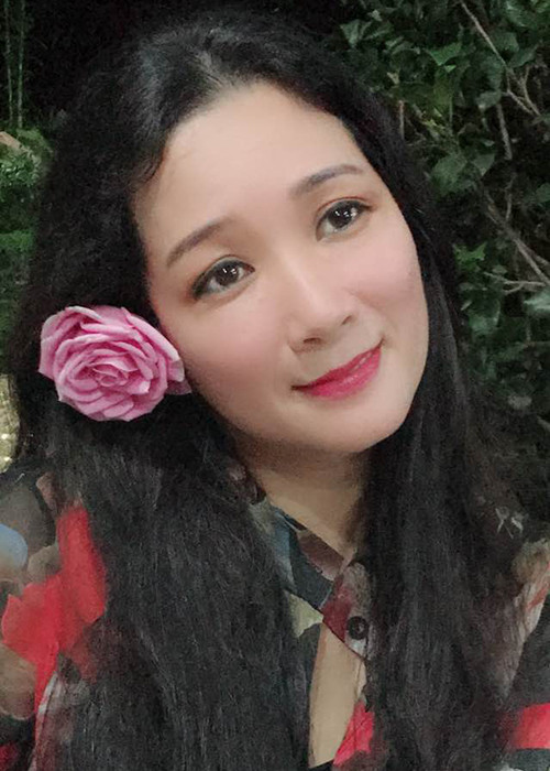 Bước sang tuổi 50, Thanh Thanh Hiền trông trẻ hơn nhiều so với tuổi thật.