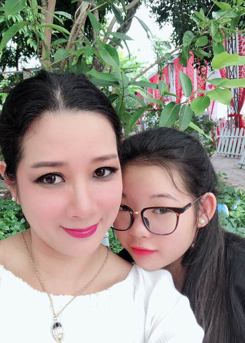 Ở cuộc hôn nhân đầu tiên, Thanh Hiền có hai cô con gái tên Tú Linh và Thái Phương.