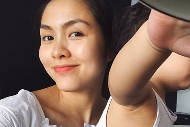 Nữ diễn viên từng chia sẻ con là báu vật trời cho nên chỉ muốn giữ riêng. "Hạnh phúc của con là hạnh phúc của mình, niềm vui của con cũng là niềm vui của mình. Tôi sẽ làm tất cả mọi thứ để cho con được hạnh phúc”, Hà Tăng nói thêm.