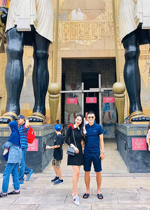 Mọi năm, vào tháng 1, vợ chồng Công Vinh thường đi chơi để kỷ niệm ngày yêu nhau và ngày cưới.