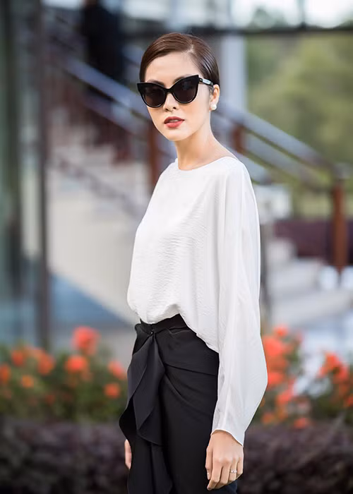 Làm dâu nhà đại gia, Hà Tăng đang có cuộc sống như mơ với sự nghiệp kinh doanh khá vững chức, tổ ấm hạnh phúc bên chồng con. Ảnh: FBNV