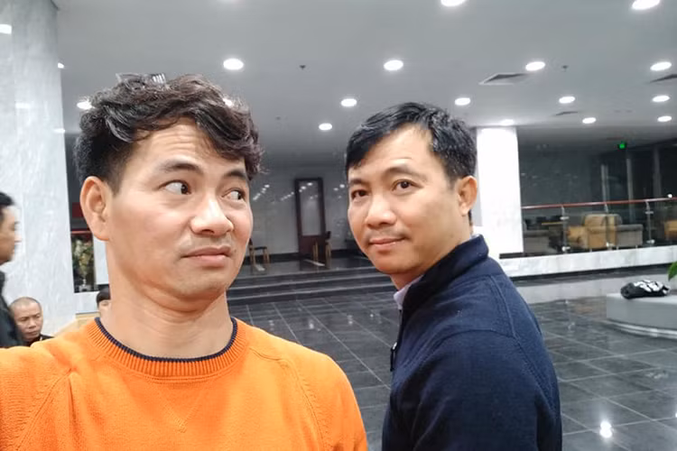 Xuân Bắc khoe ảnh hậu trường tập luyện bên đạo diễn Đỗ Thanh Hải.