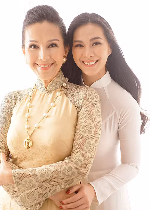 Hà Thùy My - bóng hồng nhà “Nữ hoàng ảnh lịch” Diễm My cũng bằng tuổi con gái của Giáng My.