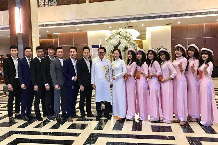 Đám cưới của Trung Hiếu sẽ diễn ra tại quê nhà của cô dâu ở Sơn La vào ngày 18/1 và sau Tết Nguyên Đán, cặp đôi sẽ tổ chức lễ cưới tại Hà Nội.