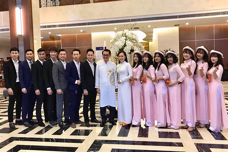 Đám cưới của Trung Hiếu sẽ diễn ra tại quê nhà của cô dâu ở Sơn La vào ngày 18/1 và sau Tết Nguyên Đán, cặp đôi sẽ tổ chức lễ cưới tại Hà Nội.