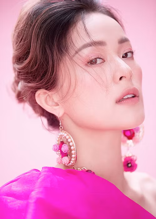 Người đẹp gốc Hải Phòng đã chủ động xác nhận chuyện đường ai nấy đi với bạn trai doanh nhân.