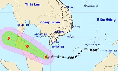 Bao Pabuk tang toc khi cach dat lien mui Ca Mau 250 km