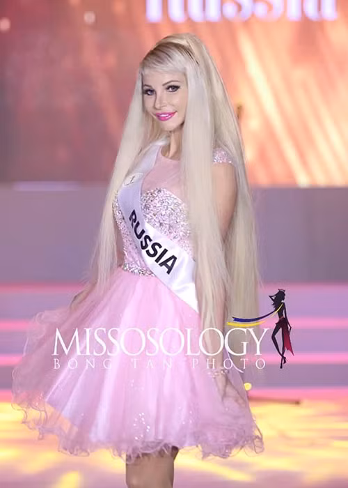 Tuy nhiên, ông Bill Calubaquib cho biết, thí sinh này năm nay 25 tuổi trong khi độ tuổi tối đa được đăng ký là 27 tuổi.