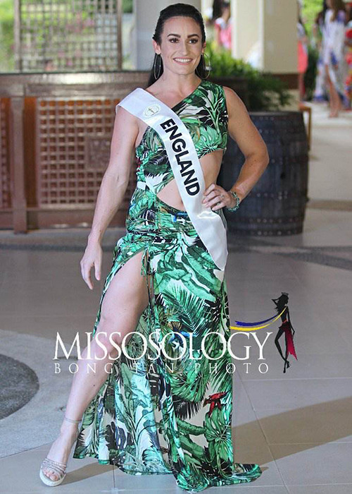 Với vòng eo 68, Sarah được cho là thí sinh có vòng eo lớn nhất cuộc thi.