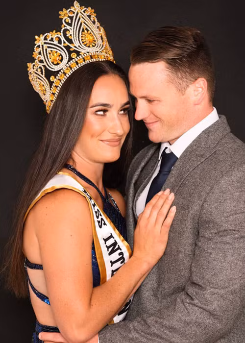 Đối thủ của Ngân Anh đi thi hoa hậu để chứng minh cơ bắp vẫn được coi là đại diện của vẻ đẹp nữ tính.