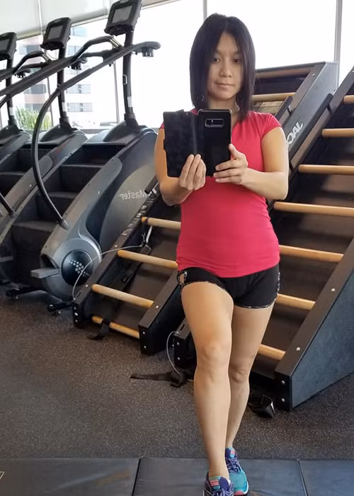 Để giữ vóc dáng thon gọn, Y Phụng chăm chỉ tập gym.