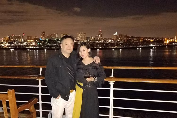 Trước khi đến với doanh nhân Duy Tường, Y Phụng từng qua một lần đò.