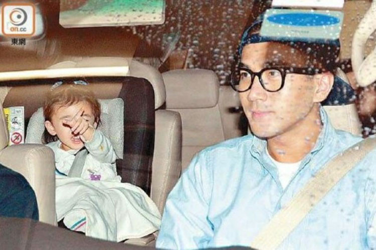 Con gái của Dương Mịch sống cùng ông bà nội ngay từ khi còn nhỏ.