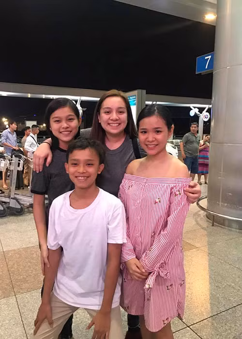 Wendy có đến 22 người em nuôi, trong đó có người em nuôi nổi tiếng là Hồ Văn Cường.