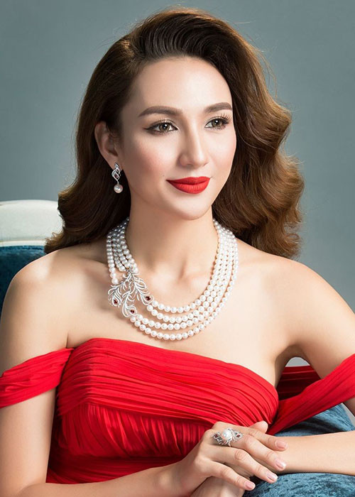 Hoa hậu Du lịch Việt Nam 2008 Ngọc Diễm từng đại diện Việt Nam thi Hoa hậu Du lịch Quốc tế 2008. Tuy nhiên, năm 2009, cô lại từ chối tham gia Hoa hậu Hoàn vũ Thế giới và Hoa hậu Thế giới để tập trung cho việc học. Ảnh: FBNV