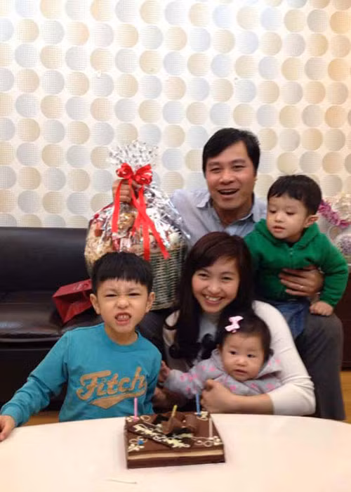 Bằng tuổi Quỳnh Hoa, MC Lưu Hà kết hôn với một doanh nhân vào năm 2009 rồi rời làng giải trí. Theo thông tin, nữ MC có 4 con, 2 trai 2 gái. Ảnh: Tinmoi