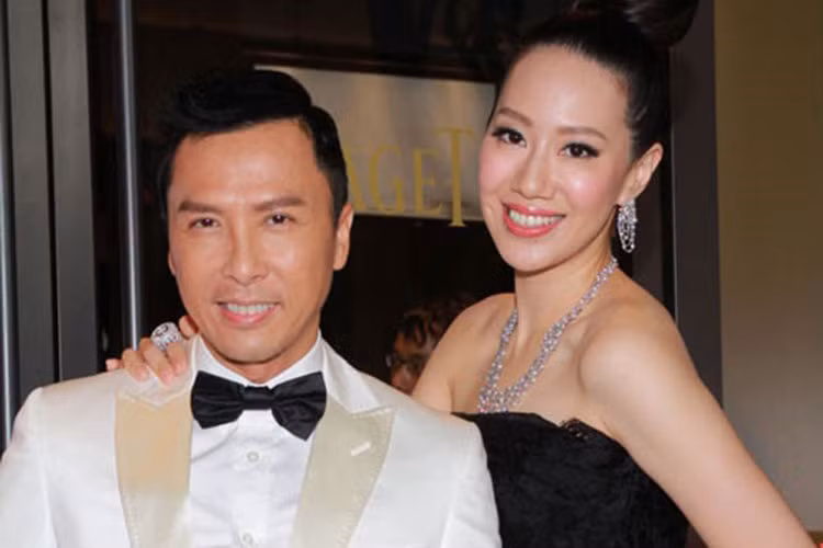 Bà xã của Chung Tử Đơn - Uông Thi Thi sinh ra gia đình kinh doanh đá quý, kim cương giàu có ở Canada. Ảnh: Zing