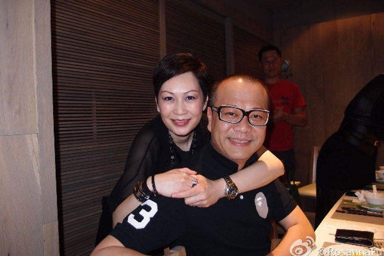 Giống Châu Nhuận Phát, Âu Dương Chấn Hoa chưa bao giờ dựa dẫm vào bà xã đại gia mà vẫn miệt mài đóng phim. Ảnh: Weibo