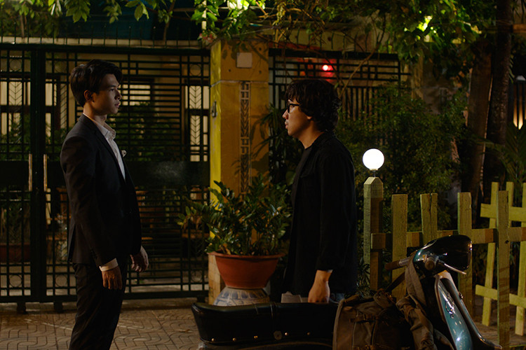 Theo trailer, bộ đôi Trọng Thoại (Trấn Thành) và Nhã Linh (Lan Ngọc) đang đắm say với chuyện tình đẹp như mơ thì bất ngờ có sự xuất hiện của soái ca Quý Khánh (Anh Tú).