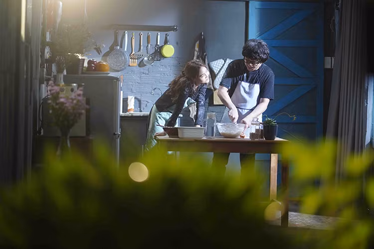 Những khoảnh khắc ngọt ngào của Trấn Thành và Lan Ngọc càng làm người xem kì vọng vào sự bùng nổ của hai diễn viên trên màn ảnh.