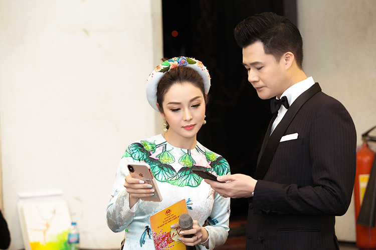 Sau khi ly hôn Quang Dũng, Jennifer Phạm đang có tổ ấm hạnh phúc bên ông xã Đức Hải và các con.