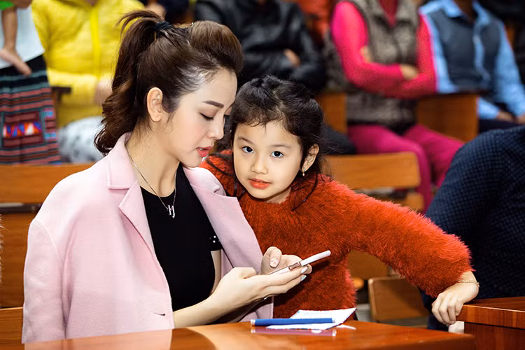 Bé Na là con gái của Jennifer Phạm và doanh nhân Đức Hải.