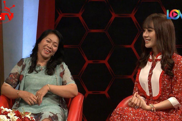 Bà Liên khẳng định bà chưa có gì không hài lòng về Lâm Khánh Chi. Điều bà mong muốn nhất là con dâu giữ sức khỏe để sống bên gia đình. Ảnh: Yan