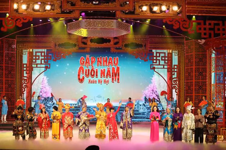 Nhân vật của "mẹ chồng" Lan Hương là người dân dưới hạ giới lạc lên thiên đình mong muốn Ngọc Hoàng lắng nghe những bức xúc, vướng mắc của người dân và doanh nghiệp. Ảnh: Thời đại plus