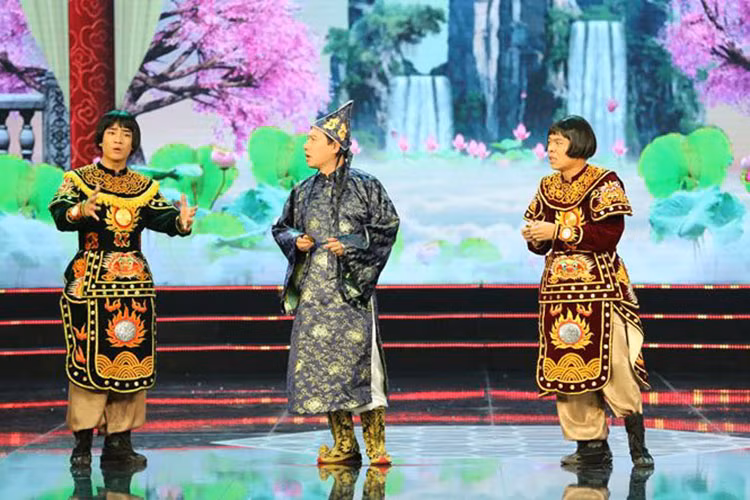 Đỗ Duy Nam và Trung "Ruồi" là hai trong số những gương mặt trẻ tham gia Táo quân 2019. Cả hai đóng phó thiên lôi vô cùng ranh mãnh có nhiệm vụ hù dọa các Táo trước khi vào chầu. Ảnh: Tiền Phong