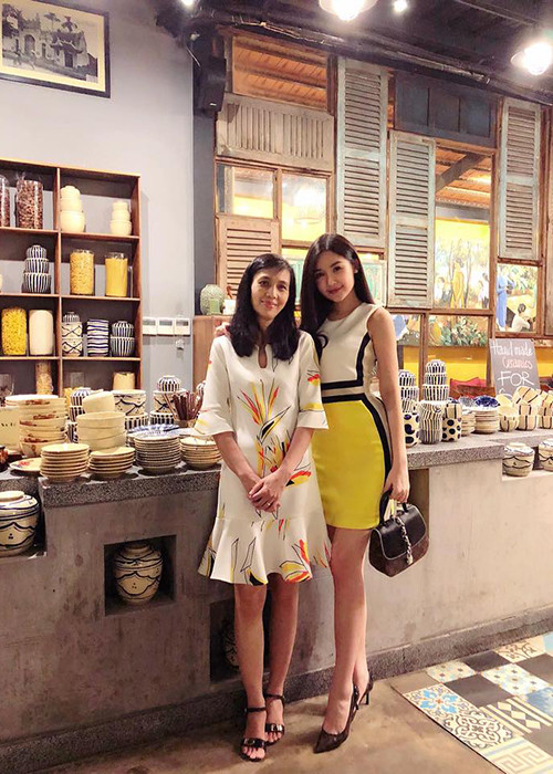 Người luôn bênh vực Lê Âu Ngân Anh khi vướng ồn ào chính là bà Âu Nguyệt Quế - mẹ của Ngân Anh. Ảnh: FBNV