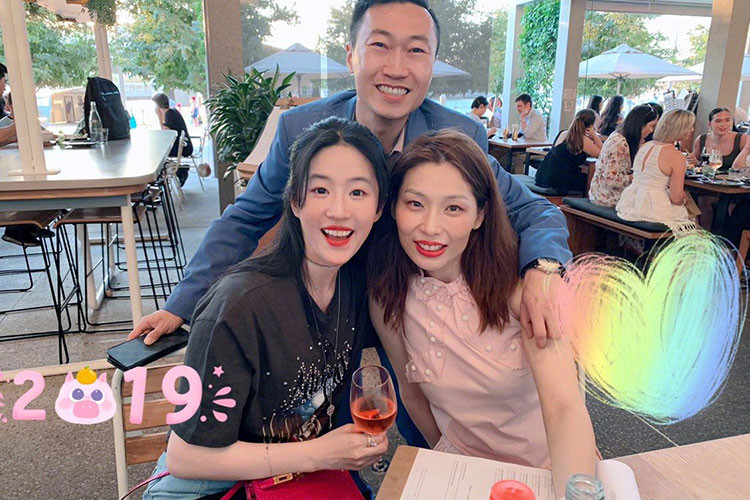 Mỹ nhân hàng đầu xứ Trung cũng thường cập nhật hình ảnh bên bạn bè.