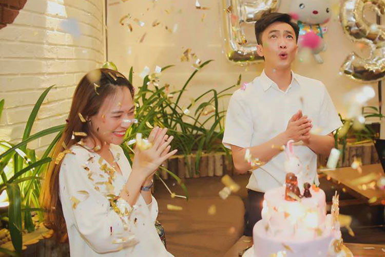 Khi yêu Đàm Thu Trang, Cường Đô la chủ động để công chúng biết đến mối tình của mình thay vì bị động như các mối tình cũ.