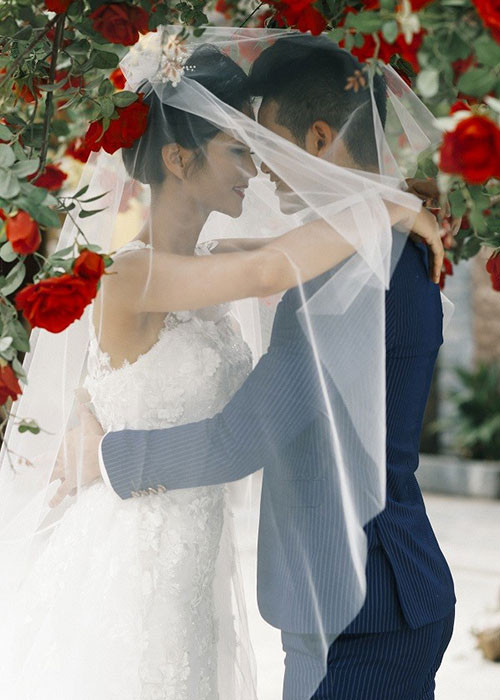 K'Brơi chính là người chứng kiến sự thiếu thốn của H'Hen Niê khi cô tham gia Hoa hậu Hoàn vũ Việt Nam 2017, đến 500 nghìn cũng không có. Ảnh: Yan