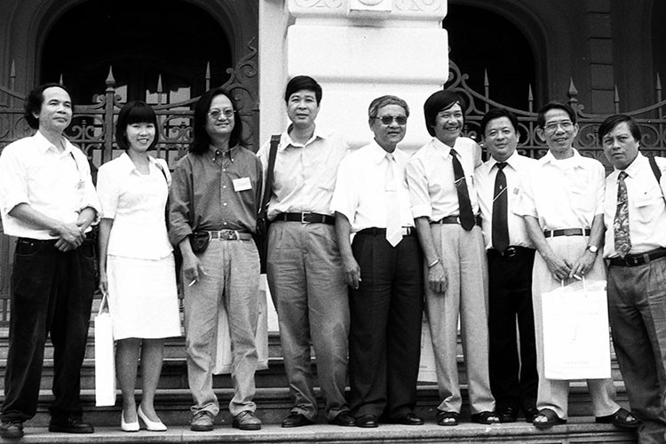 Theo Tiền Phong, với vốn kiến thức từ những lớp sáng tác âm nhạc ngắn hạn trong quân đội, Nguyễn Trọng Tạo viết ca khúc từ năm 1970.