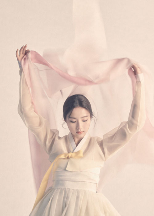 Nữ diễn viên Shin Se Kyung được khen xinh đẹp hút hồn trong bộ ảnh đón năm mới. Ảnh: Chosun