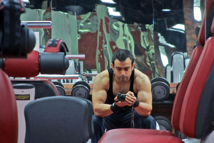 Nam doanh nhân không chỉ điển trai mà còn sở hữu thân hình săn chắc. Ảnh: FBNV